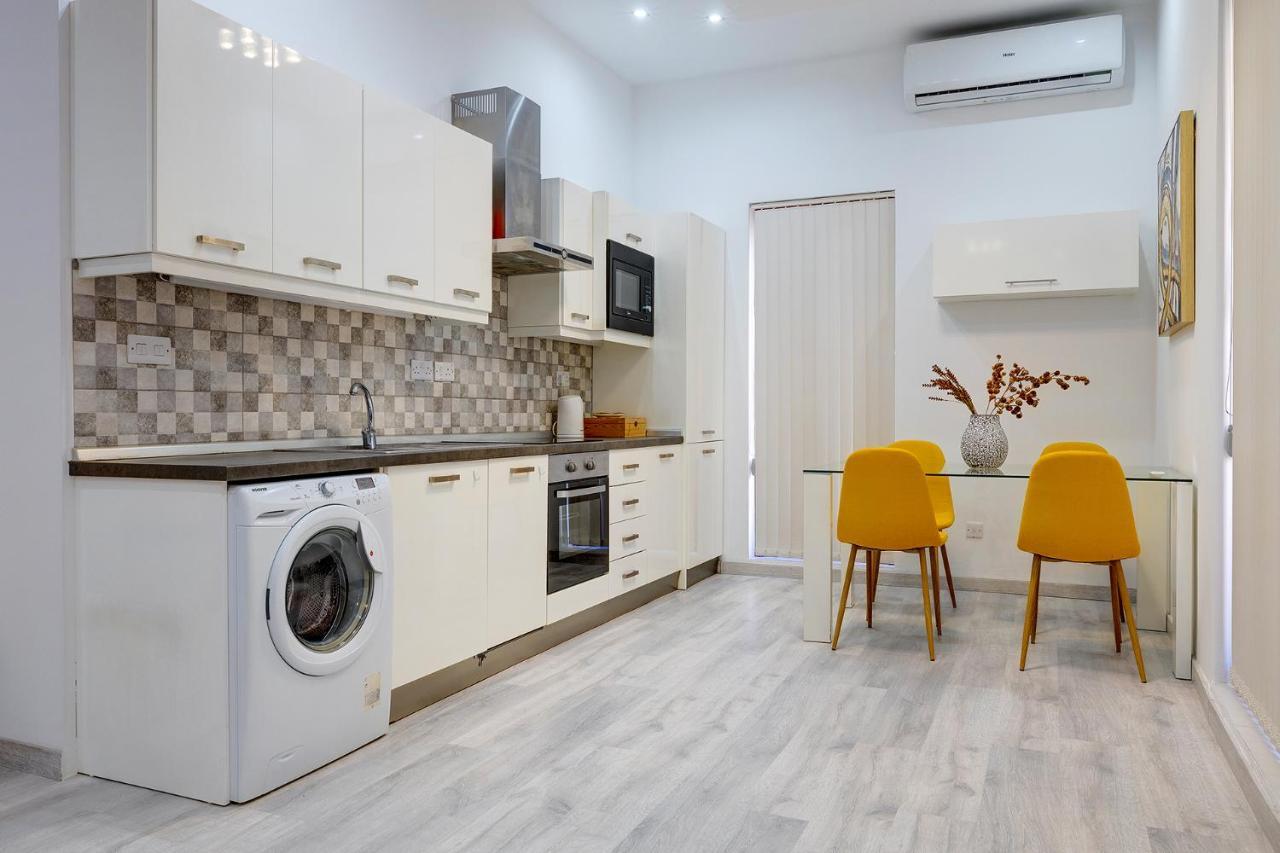 Picturesque Sliema Pad Steps From The Seafront Apartment Luaran gambar