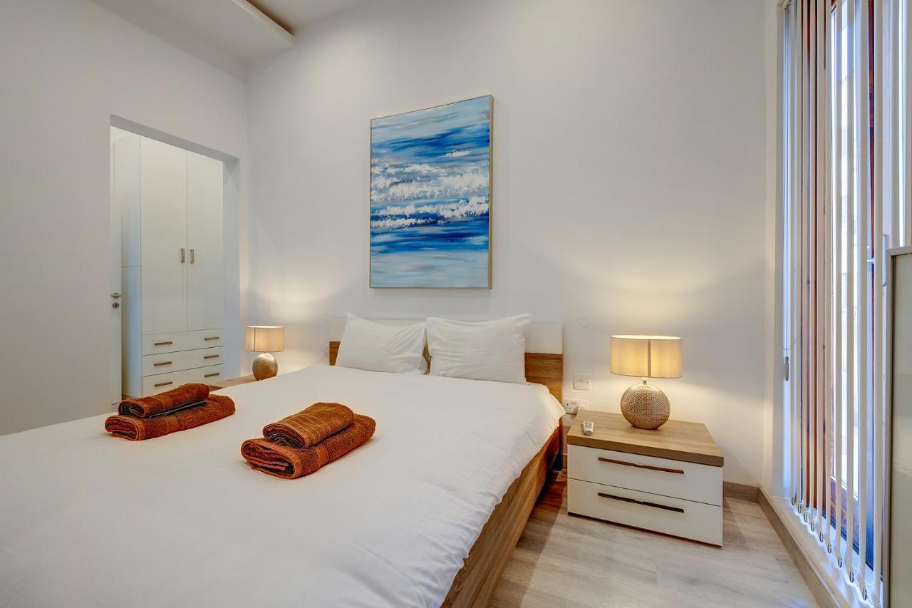 Picturesque Sliema Pad Steps From The Seafront Apartment Luaran gambar
