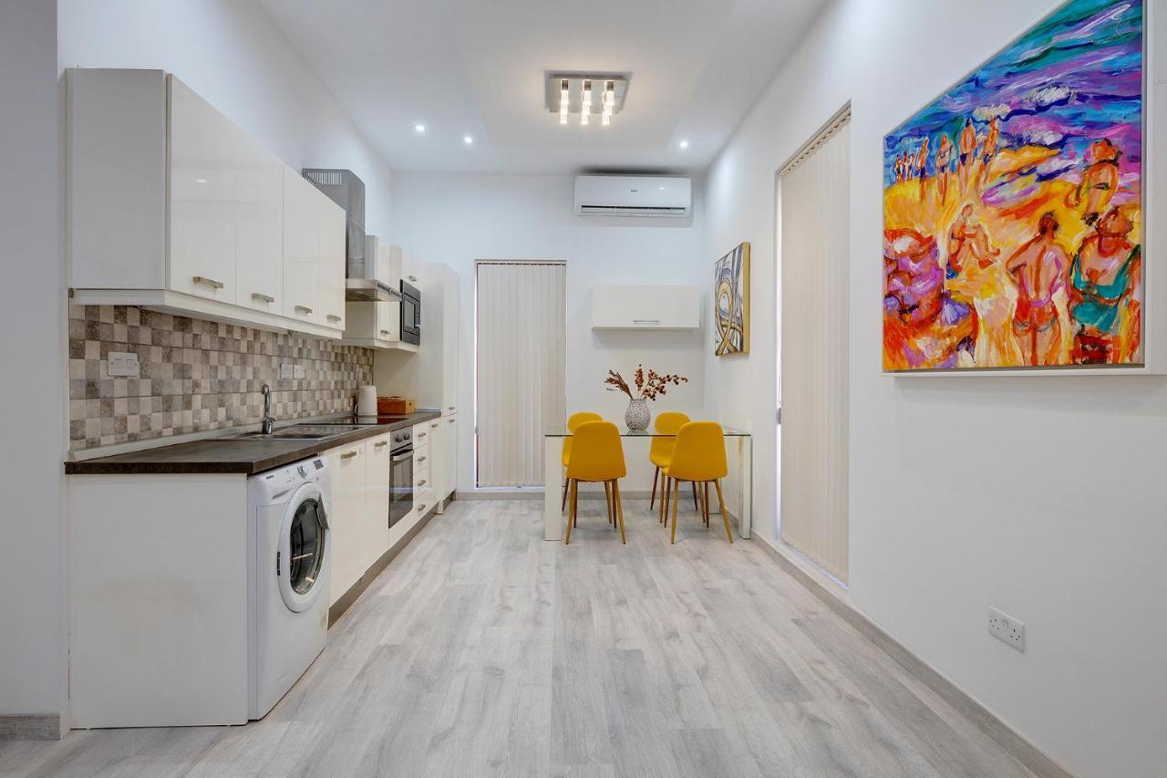 Picturesque Sliema Pad Steps From The Seafront Apartment Luaran gambar
