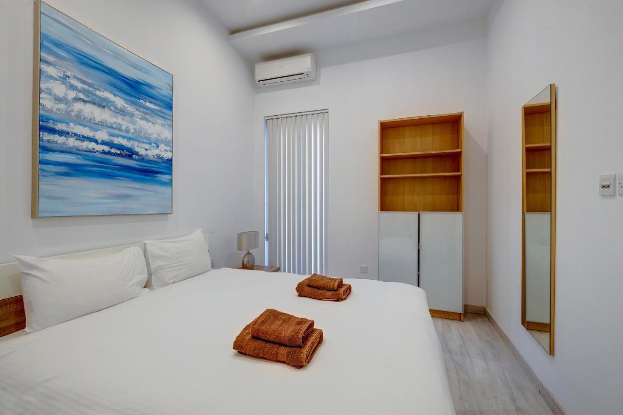 Picturesque Sliema Pad Steps From The Seafront Apartment Luaran gambar