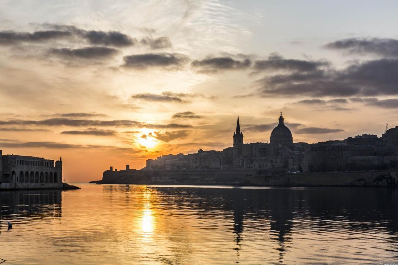 Picturesque Sliema Pad Steps From The Seafront Apartment Luaran gambar